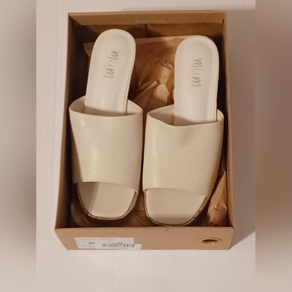 Mi.iM Off-White Leather Platform Sandal